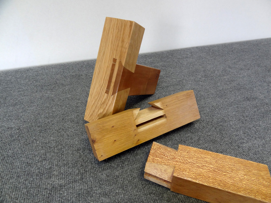 Tenon et Mortaise avec flottage en queue d'Aronde