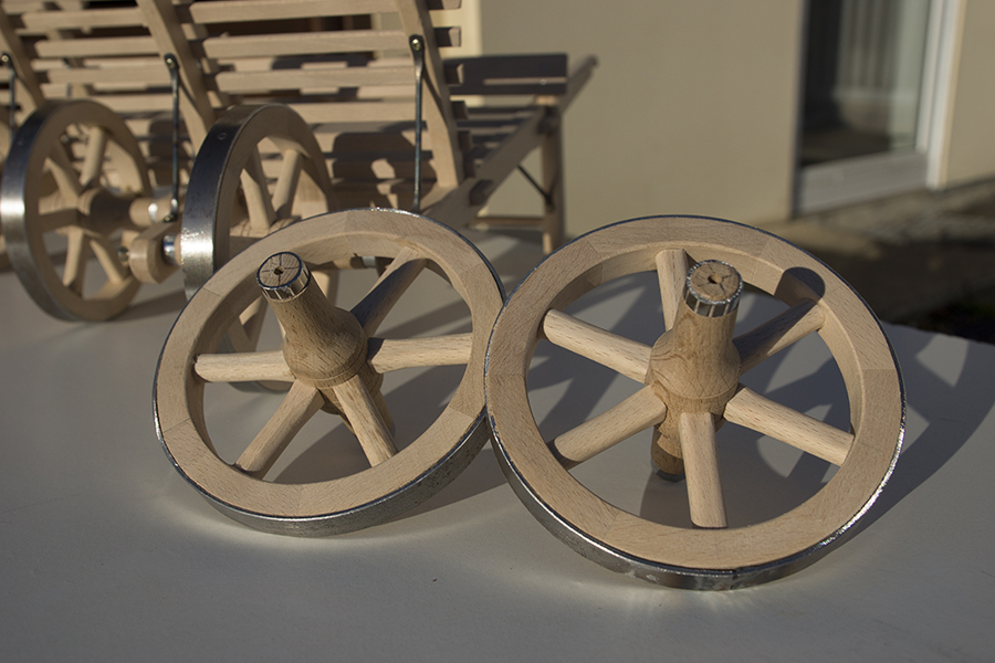 Miniature brouette en bois